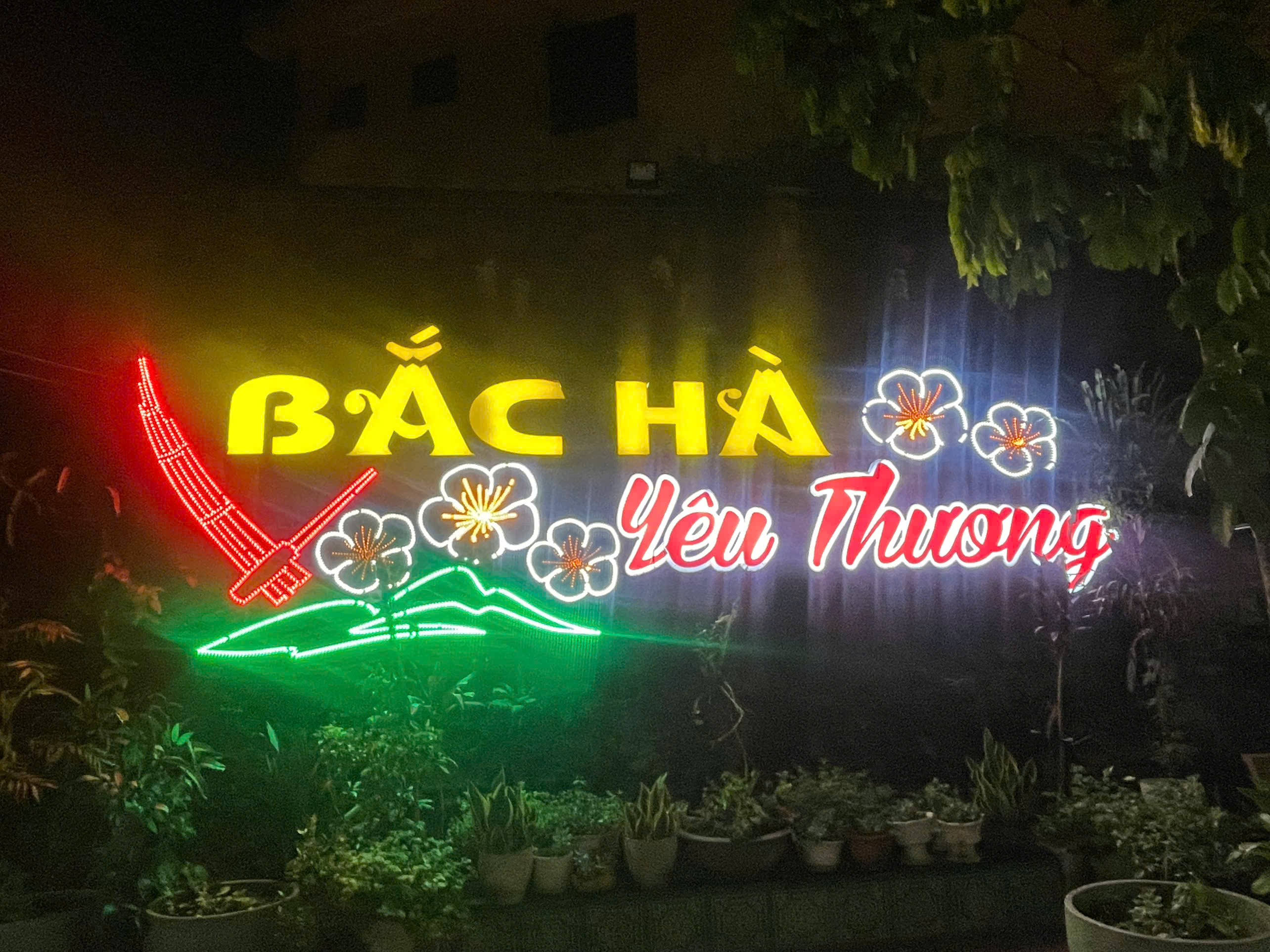 THUÊ XE MÁY 368 – ĐỒNG HÀNH CÙNG BẠN KHÁM PHÁ TÂY BẮC